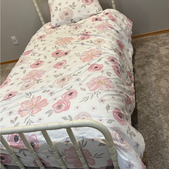 Floral Pink and Gray Bedding Set - Picture 5 of 5